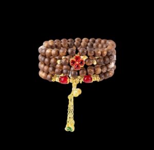 Vòng Tay Trầm Hương 108 Hạt Mix Charm Cỏ 4 Lá – Túi Bạch Ngọc Phong Thủy Ngũ Hành